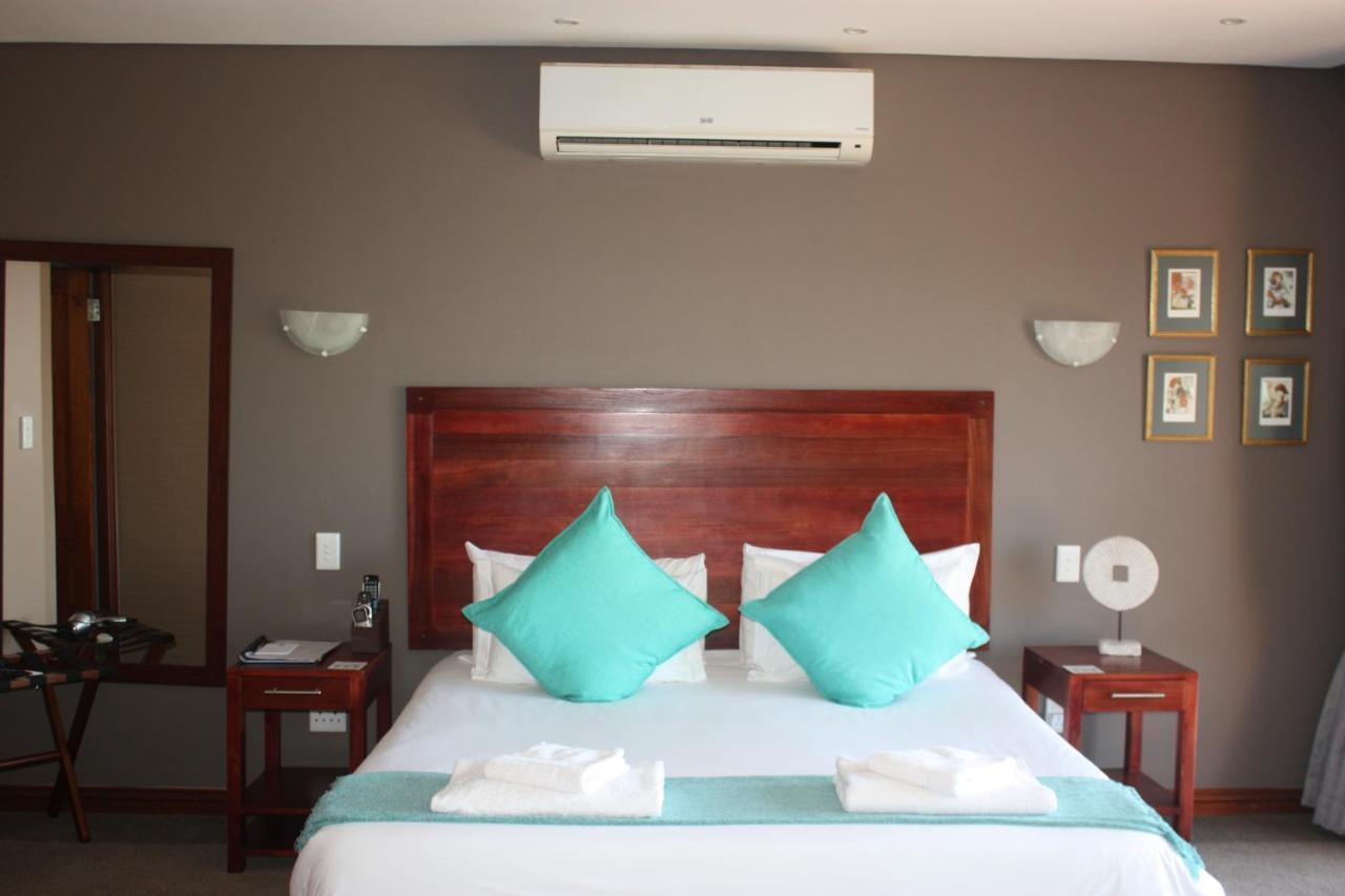 Over The Moon Guesthouse Йоханесбург Екстериор снимка